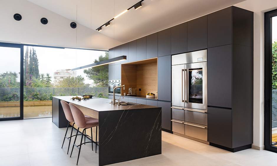 Elevate your kitchen with 5 luxurious modern designs that inspire culinary creativity and sophisticated style