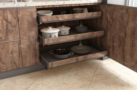 Choosing tandem box over wire basket in modern kitchen